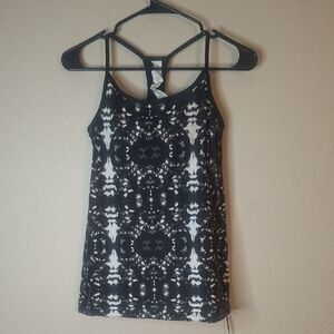 Fabletics Black and White Patterned Tank with sports bra size XS